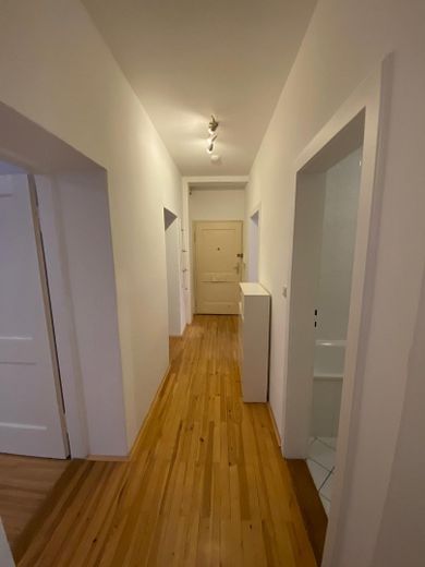 Möblierte Wohnung in optimaler Lage – Flur