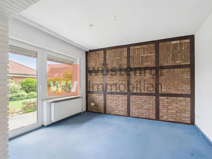 Großes Grundstück, Ponystall &amp; Nordseeluft - Familienhaus mit Herz im Luftkurort Hage – EG Esszimmer - leer