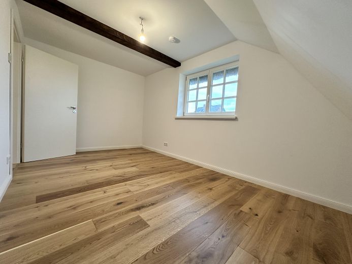 hochwertiger Erstbezug im kernsanierten Bauernhaus - Maisonette unter Reet am Elbdeich – OG Zimmer 3 (ca. 10,5 qm)