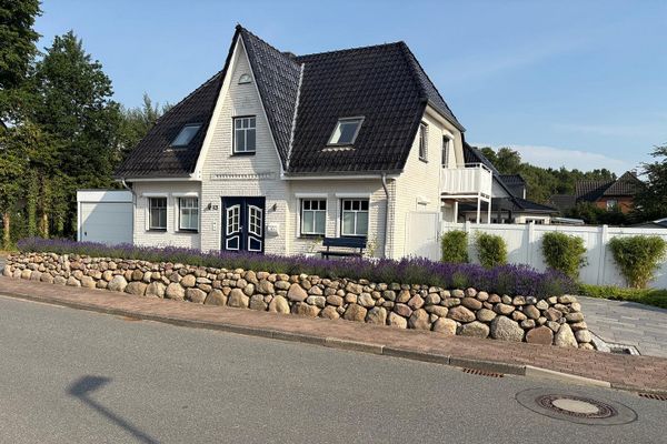 Güzel Fahrdorf’ta doğrudan Schlei manzaralı, huzur veren Friesenhaus (komisyonsuz)