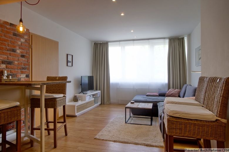 Möblierte 2-Zimmer-Wohnung Nähe Medienhafen am Landtag und Rheinturm, Tiefgaragenparkplatz möglich – 26371396000bf776bee80ba6ef59a5029dce346d.jpg