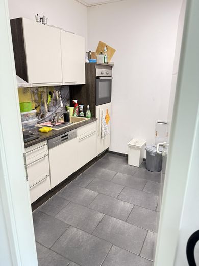 500 m² bedrijfsruimte: verwarmde hal + kantoren | Unterpleichfeld – Küche