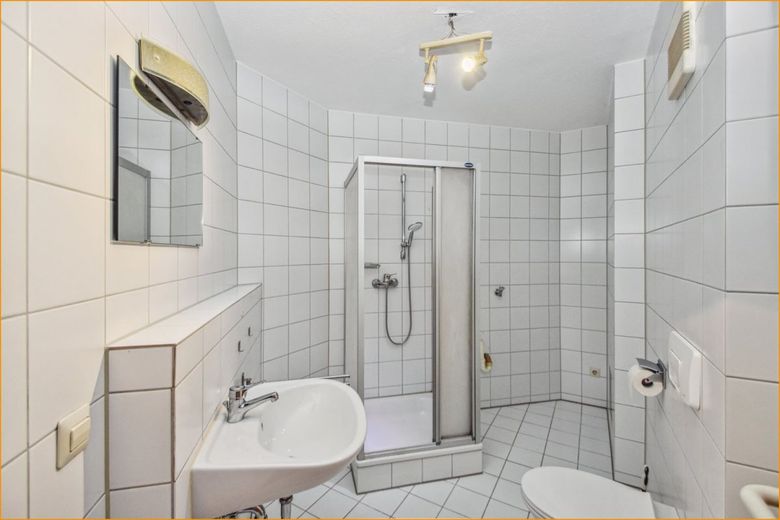 Top gepflegte, moderne 2-Zimmer-Wohnung in Albstadt- Truchtelfingen – Duschbad