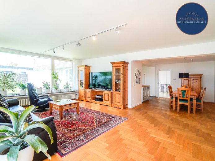 Sanierter Bungalow mit traumhaftem Garten in ruhiger Lage in Rheinbach-Stadt – Esszimmer Wohnzimmer