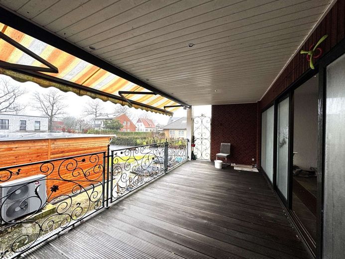 Sanierungsobjekt mit variablen Nutzungsmöglichkeiten – Balkon