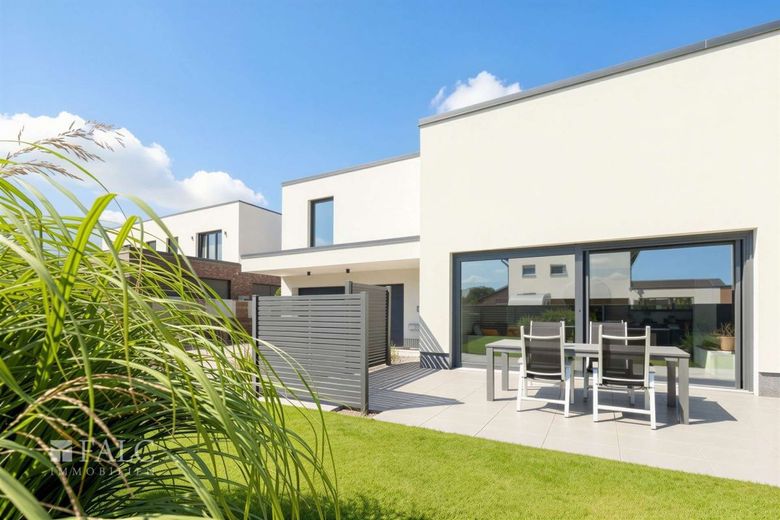 Moderne Villa mit Panorama! Feldrandlage pur! – Terrasse
