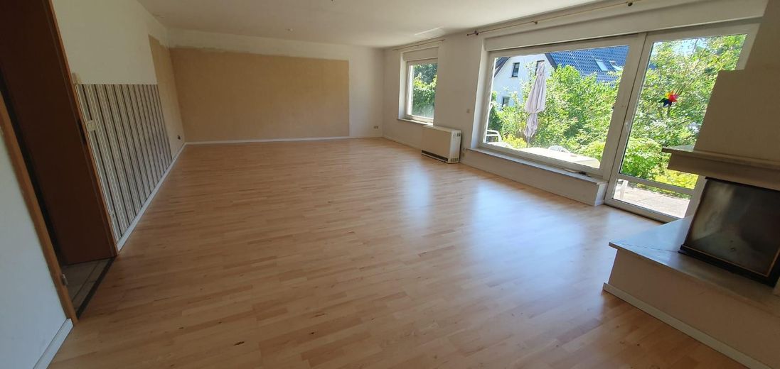 Reihenendhaus mit Blick auf den Dagowsee - nahe Großer Stechlinsee – WWohnzimmer mit Parkettboden