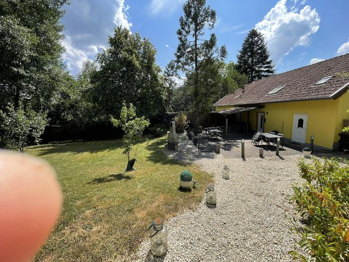 Haus in Alleinlage mit großem Grundstück und 2 Wohnungen – फोटो 24