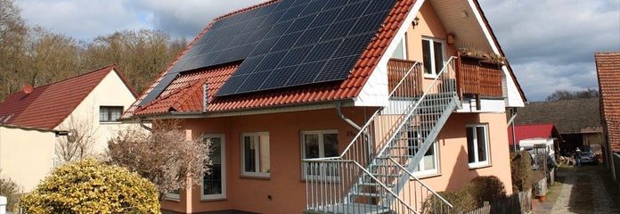 Von Privat: Modernes Haus mit Einliegerwohnung