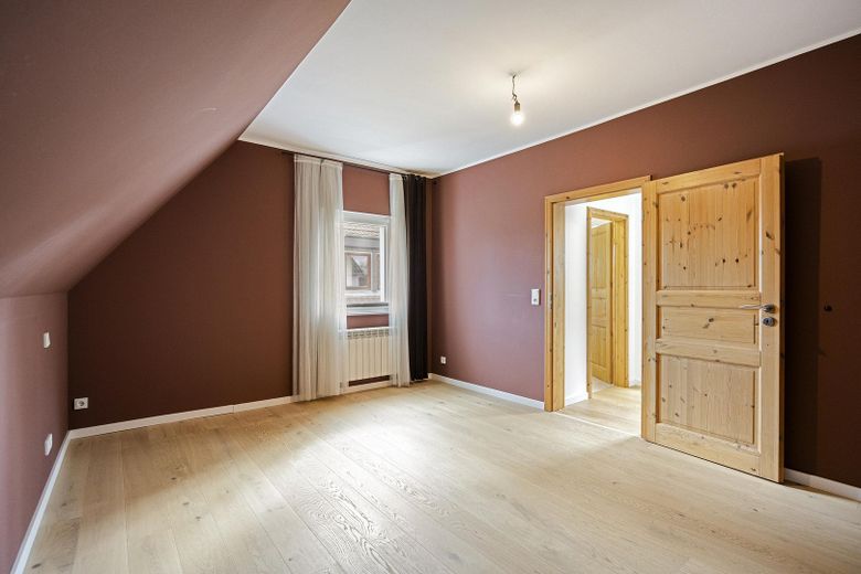 Mehr Wohngefühl als Fassade: Das Raumwunder in Bornheim—Rösberg! Ohne Käuferprovision! – Schlafzimmer