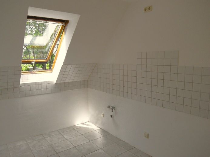 Solides MFH, Schweriner Stadtrand, als Investment o. Eigennutzung, sof. bezugsfähig, 2.505m² Grdst. – Küche 1.OG rechts