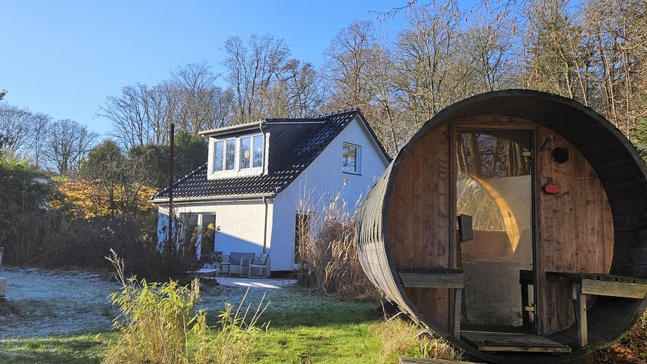 Blick von Osten, Fasssauna