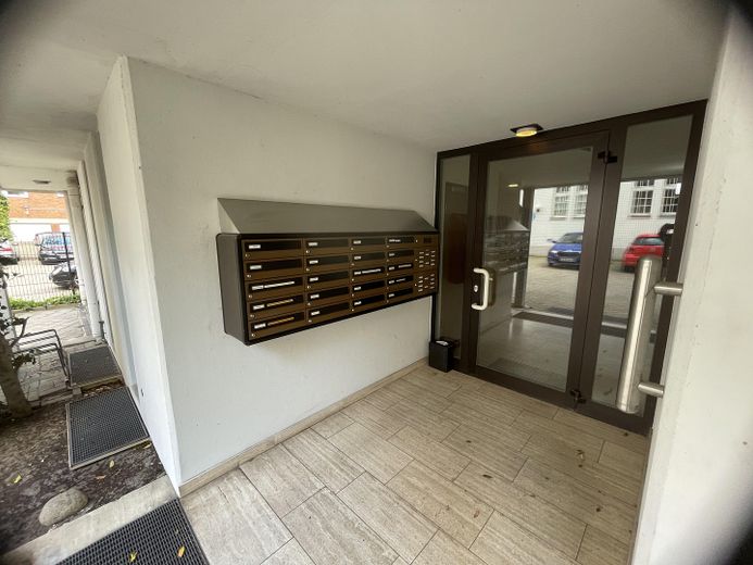 Von Privat sehr schöne & helle 2.5 ZKB in direkter Innenstadtlage – Foto 2