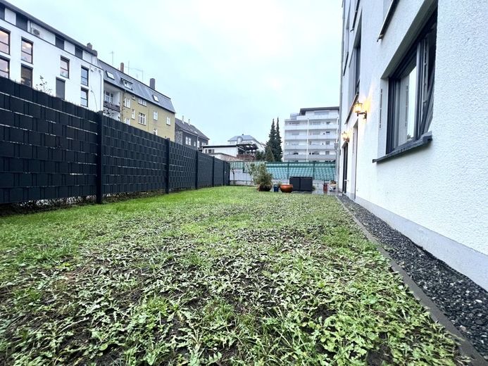 Gevelsberg-Stadtmitte: Kapitalanlage Neuw. Eigentumswohnung, vermietet mit Garten und TG-Stellplatz – Garten