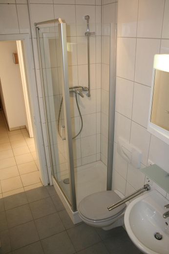 Piękne, jasne, centralnie położone mieszkanie 2-pokojowe z balkonem – Bad