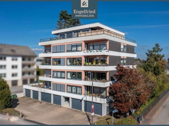 Stattliches Mehrfamilienhaus mit 10 Wohnungen, 6 Garagen und Penthouse mit Ausblick – Foto 1