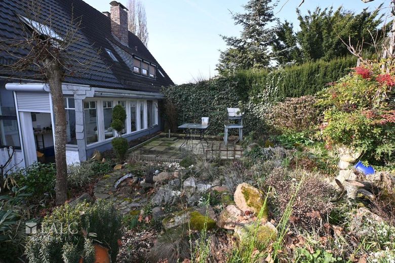 Ihr Zweifamilienhaus für alle Fälle ! – Terrasse + Garten