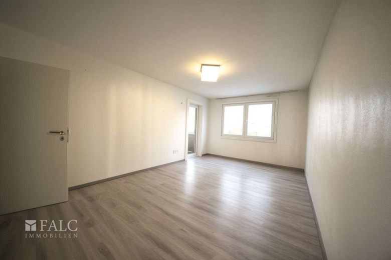 3-Zimmer-Wohnung mit Balkon - ideale Basis für Ihre Wohnideen – Wohnzimmer