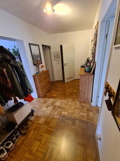 Schöne 3-Zimmer Wohnung in Top-Lage mit Balkon und PKW-Stellplatz, Eigennutzung o. Kapitalanlage! – Flur Wohnungseingang
