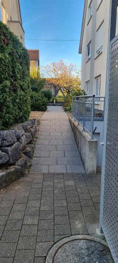 Urocze mieszkanie dwupoziomowe z przytulną atmosferą – Zugang