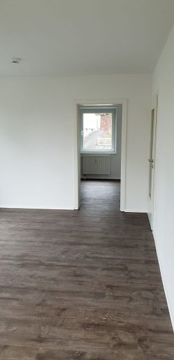 Freundliche sanierte 4-Zimmer-Wohnung zur Miete in Selb ab September – Wohnzimmer