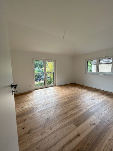 Neubau Doppelhaushälfte auf privater Wohnanlage  - A+ – Schlafzimmer 1