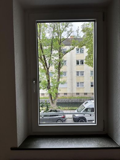 Schöne ruhige 2ZKB nähe Zentrum – Blick aus dem WZ