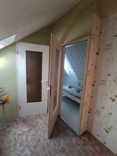 Viel Platz in Güstrow 190 m², großes Grundstück, Pool & Werkstatt – Kleines Zimmer DG
