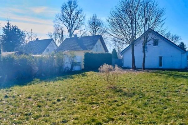 Продається задня земельна ділянка площею 600 м² у Французькому Бухгольці.
Без прив’язки до забудовника