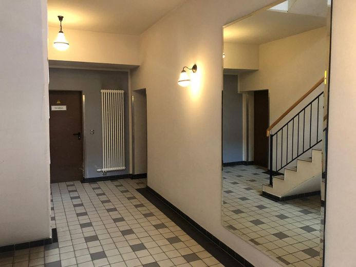 Piso de 3 habitaciones con balcón y amplio sótano, incluida plaza de aparcamiento – Foto 10