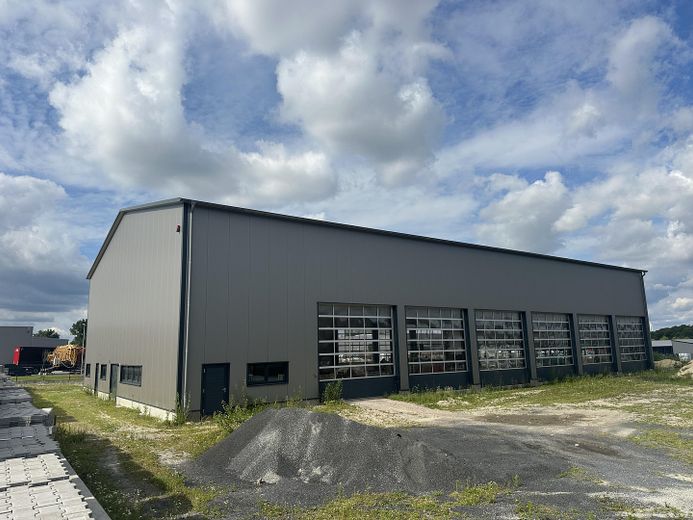 Werkstatthalle frontal
