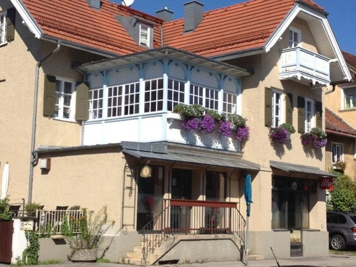 BAUMEISTER-VILLA · TUTZING
Eine Adresse mit Geschichte. Eine Bühne für Erfolg. – Foto 1