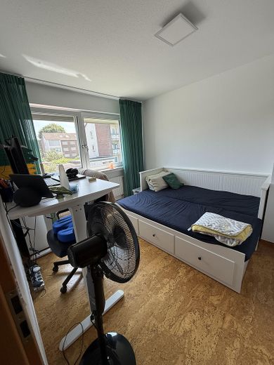 Schönes Haus mit Garten in Ratingen und Garage – Guest/Buro 
