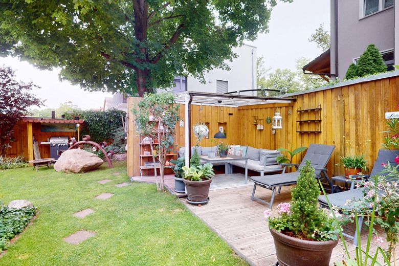 Bezugsfertige Doppelhaushälfte bei Berlin mit schöner Gartenanlage und guten Anbindungen – Gartenanlage