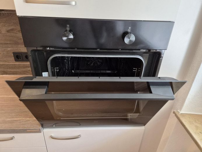 Erlangen-Frauenaurach’ta ankastre mutfaklı, yeni yenilenmiş 2 odalı daire – Backofen