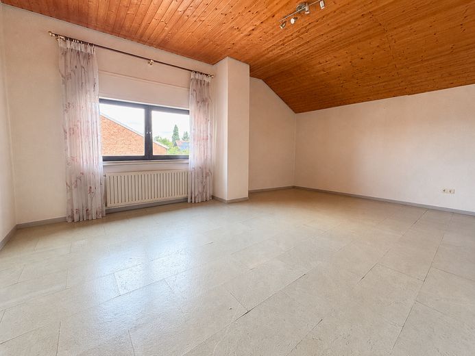 Provisionsfrei: Doppelhaushälfte mit 137 m², Garten und Garage in Erkelenz – Schlafzimmer 2  OG