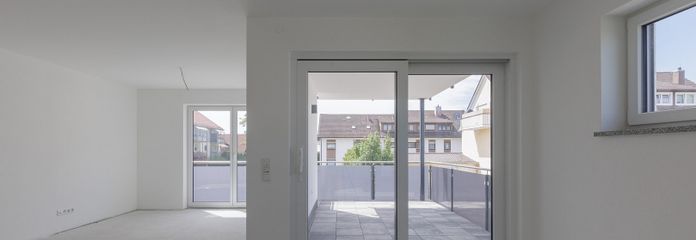 Küche mit Zugang zum Balkon