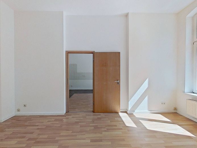 Habillez-vous chaudement, économisez au froid – Pour le début de l’automne, nous vous offrons un loyer hors charges : charmant appartement ancien de 4 pièces avec ascenseur – Ansicht III: Schlafzimmer I