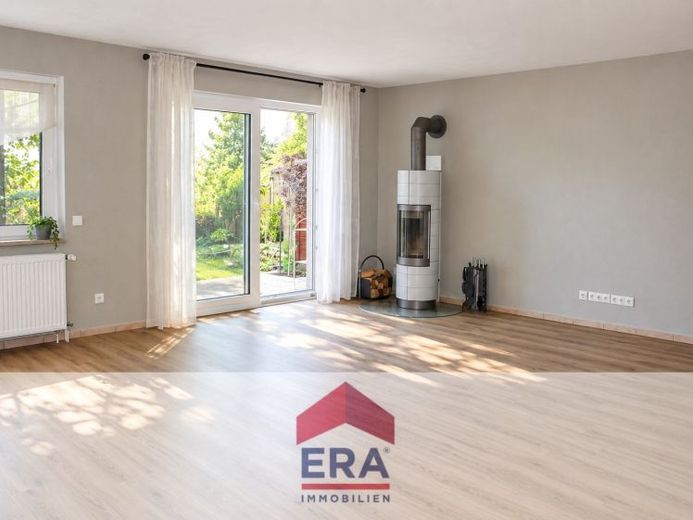 Modernizado con estilo y con jardín propio: ¡exclusivo piso en propiedad de 2 habitaciones en Worms! – Foto 1