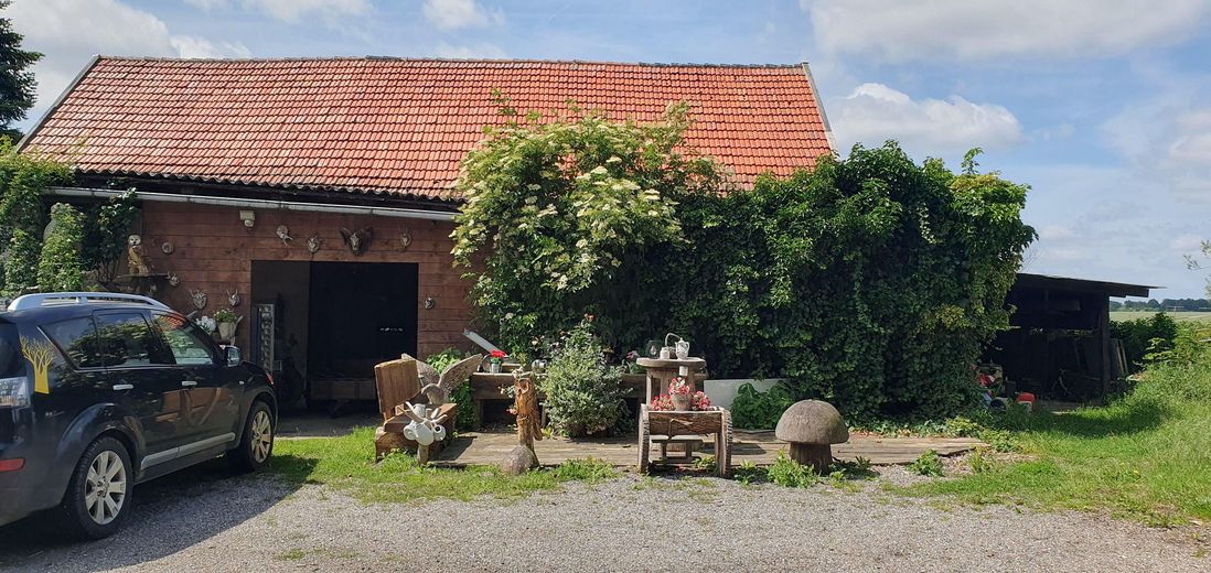 Großzügiges Bauernhaus-Idyll mit Scheune, Ausbaureserve und Weideland – Scheune