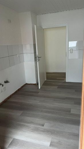 Appartement 2 pièces récemment rénové au rez-de-chaussée avec jardin d’hiver à Mannheim-Gartenstadt – Photo 6