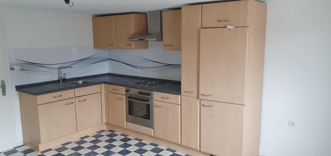 Wohnküche (2) mit Einbauküche