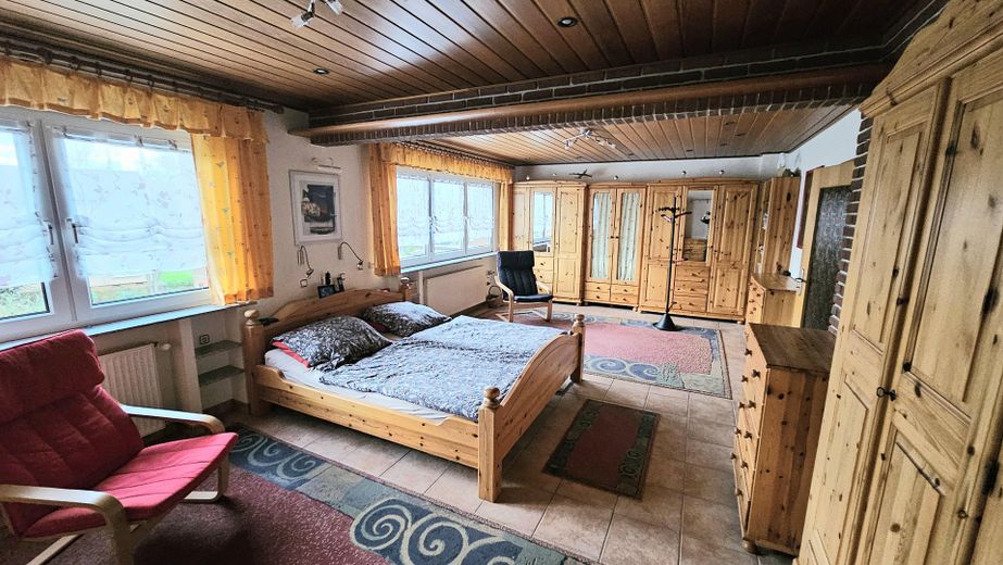 Schlafzimmer 2. OG_1