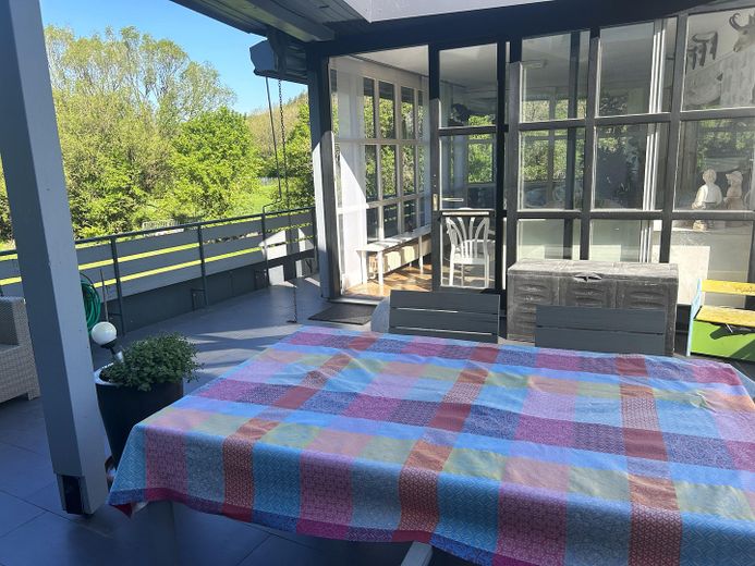 Doppel-Idylle in 37296 Ringgau: 2 Häuser am Bach in perfekter Pendlerlage! – Terrasse mit Wintergarten