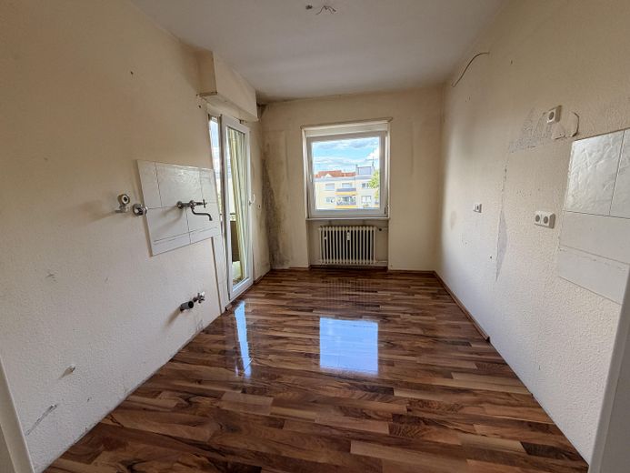 Yenilenmiş, merkezi ve sakin konumda en üst katta 2 odalı daire – Fotoğraf 6