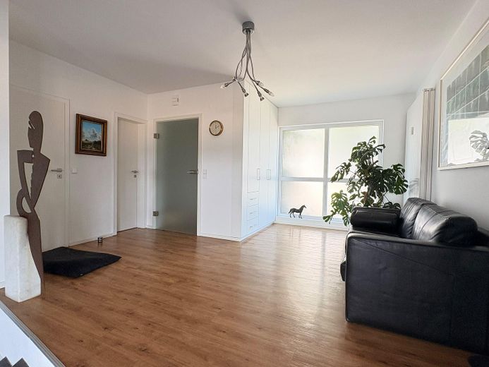 Haus in Traumlage und Top-Zustand. Provisionsfrei! – Eingangsbereich