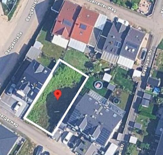 قطعة أرض للبناء لمنزل مزدوج في كيلسترباخ | بدون عمولة – Luftbild mit Grundstücksmarkie