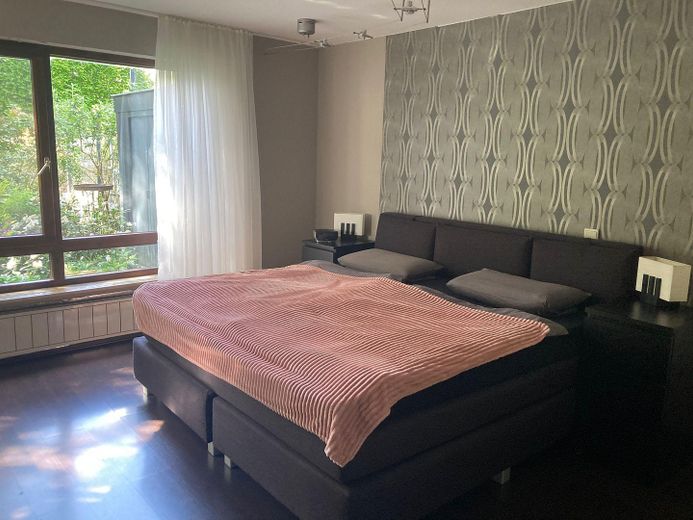 Schlafzimmer 1