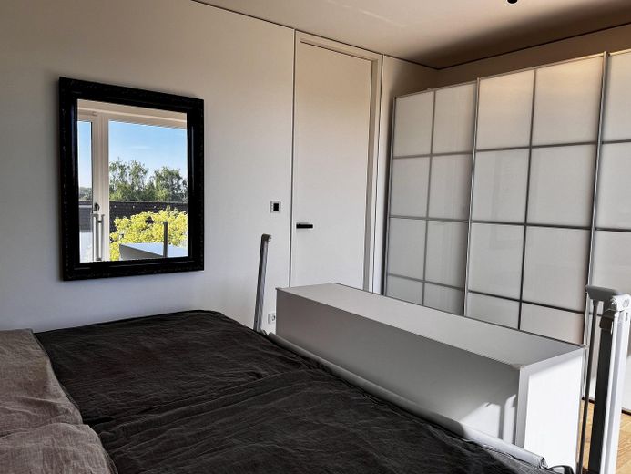 Penthouse met sauna, open haard, SmartHome, 2 TG-plaatsen direct bij het St. Franziskus-hospital – 03 Schlafen