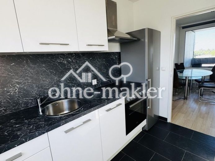 Bright & immediately available, close to the clinic, well-located 2.5-room apartment – Foto 1